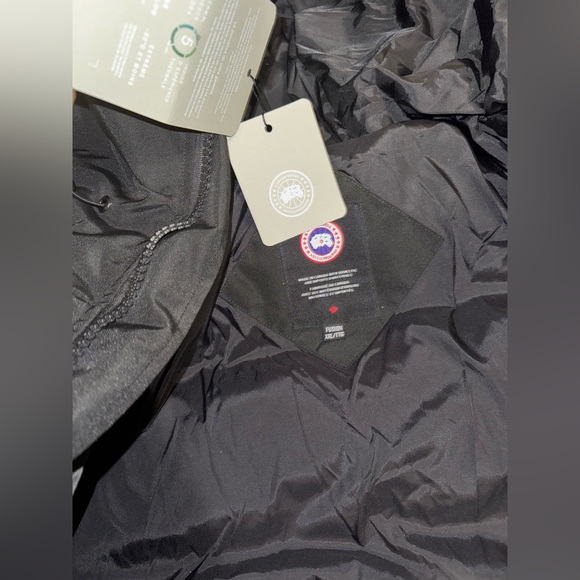 CANADA GOOSE JACKETS - Picture 4 of 6